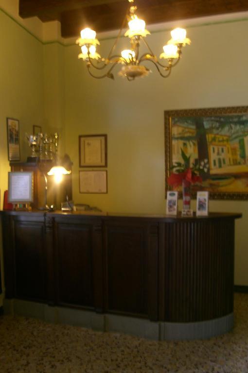 Hotel Alpino Barga Extérieur photo